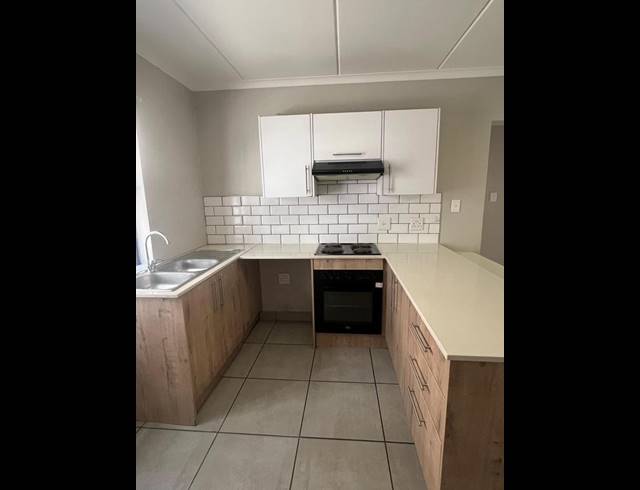 2 BEDROOM PROPERTY TO RENT IN POMONA